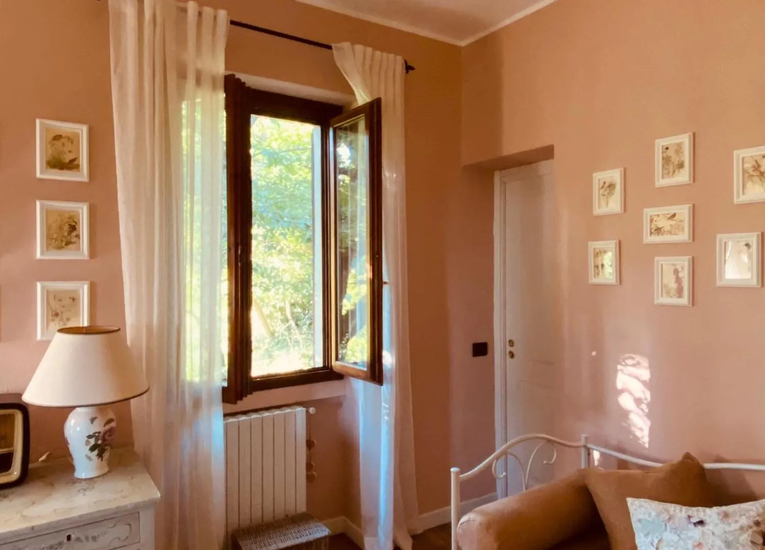 La Quercia E Lo Scoiattolo Bed & Breakfast Sotto il Monte 0*,  Italy